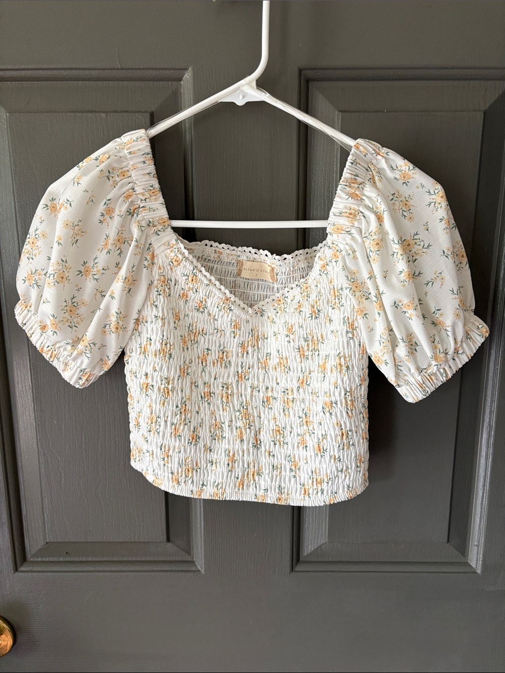 Altar’d State Floral Smocked Puff Sleeve Crop